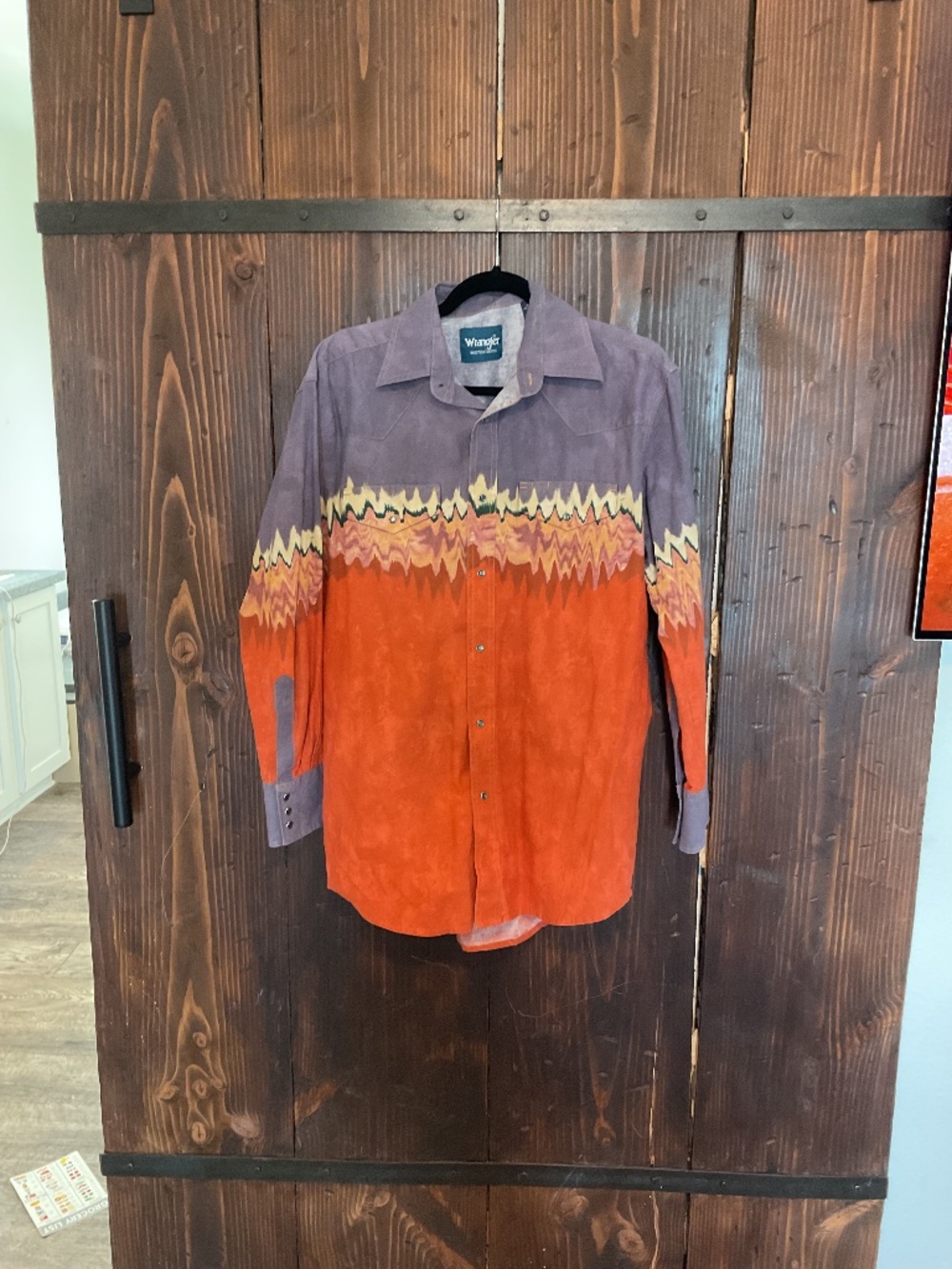 Men’s wrangler pearl snap long sleeve size medium